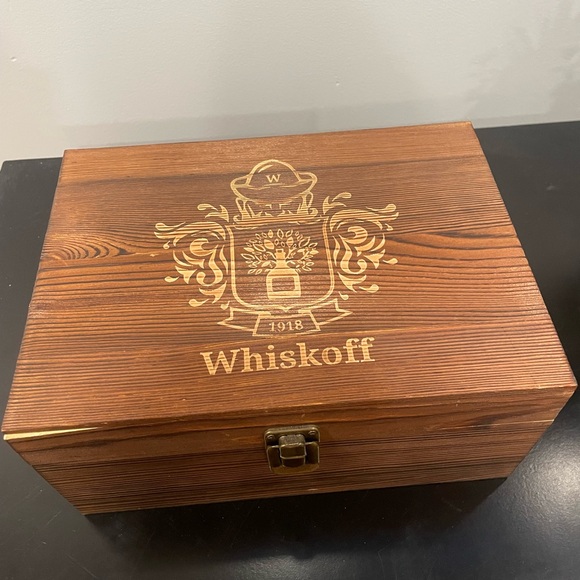 Whiskoff Drink Gift Set w/ Wooden Box - Picture 2 of 13